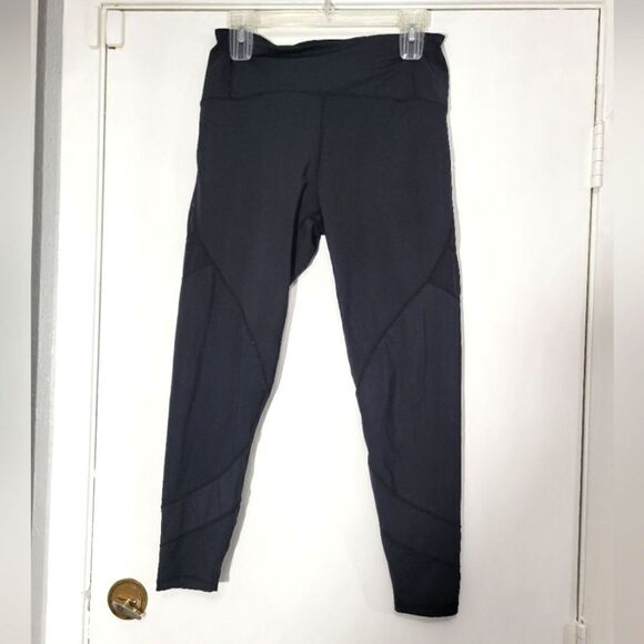 Black leggings with mesh detail on legs - Picture 2 of 15